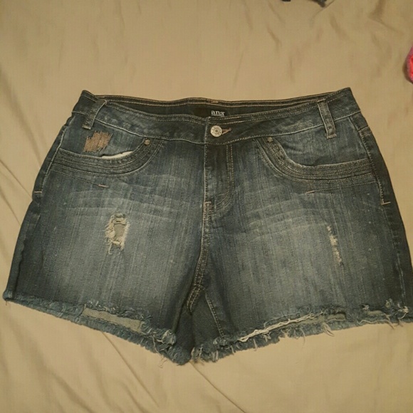 Distressed jean shorts size 10