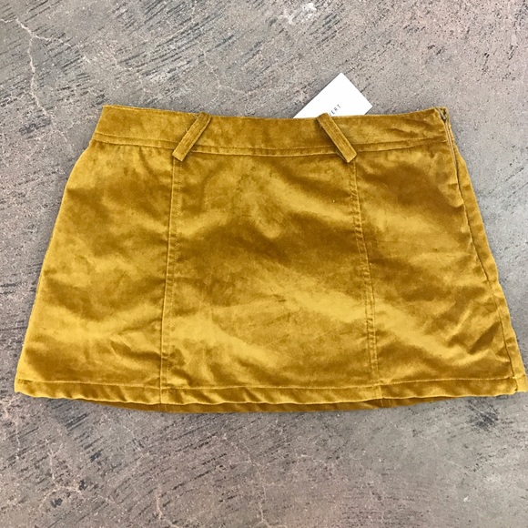 Amour Vert gold velvet mini skirt! NWT sz S/M
