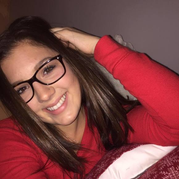 Meet your Posher, Stephanie - Picture 1 of 1