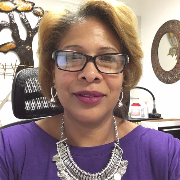 Meet your Posher, Annette