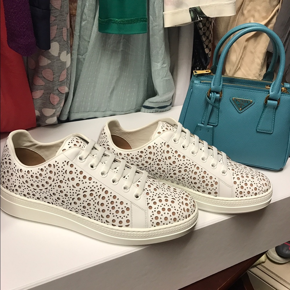 Prada❤️Sold❤️❌❌❌❌❌❌⭕️ - Picture 2 of 4