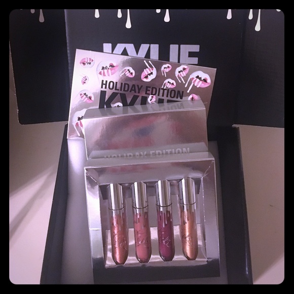 KYLIE LIMITED EDITION 4 Piece Holiday Kit