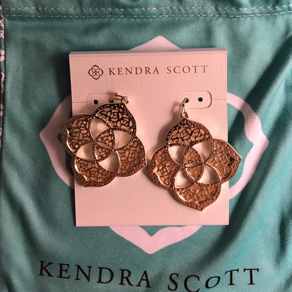 **SOLD!!** Kendra Scott Medallion Earrings in Gold - Picture 1 of 1