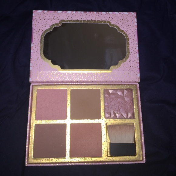 Benefit Cheekathon blush & bronzer palette