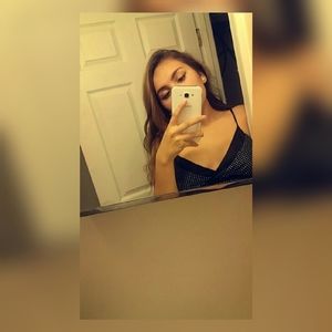 Meet your Posher, Claudia