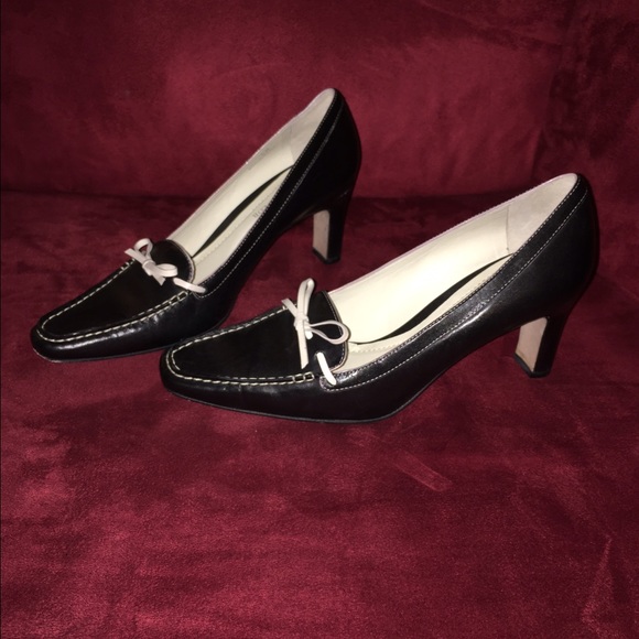 Shoes - PRICE DROP $30 ANN TAYLOR PUMPS