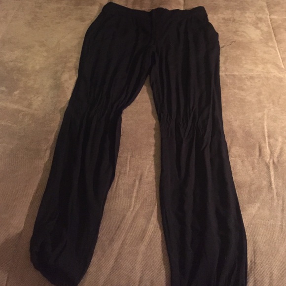 Black flow pants