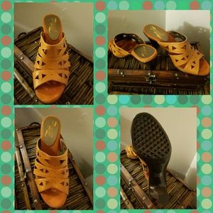 STYLISH AEROSOLES HEELREST LEATHER UPPER SANDALS