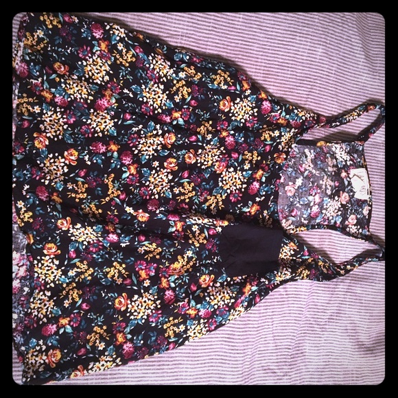 La hearts crop top