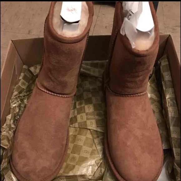 SOLD Ugg Classic Women's Chestnut Boots New Size 6
