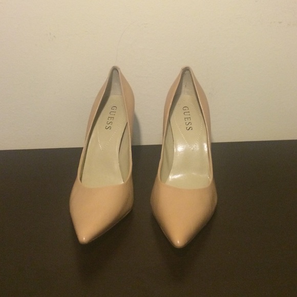 Tan stiletto heels - Picture 1 of 3