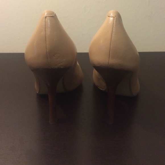 Tan stiletto heels - Picture 2 of 3