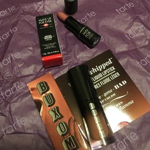 Mini lipstick and liquid lipstick bundle