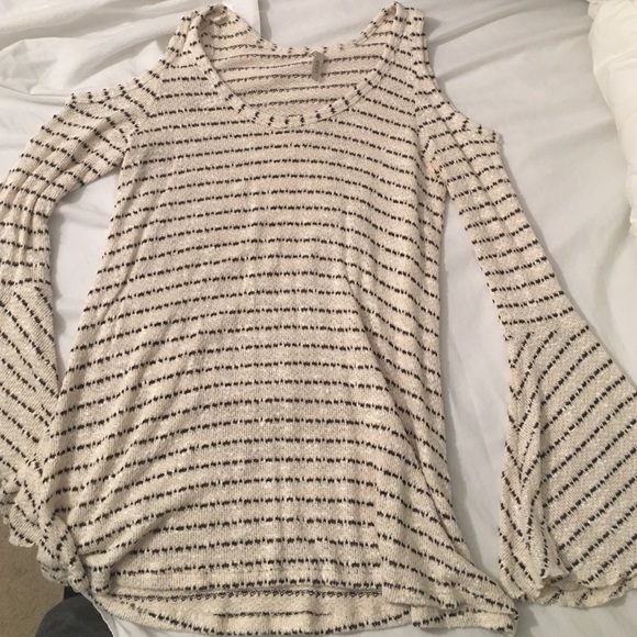 Bell Sleeved Elon sweater