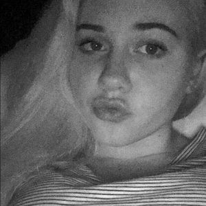 Meet your Posher, Kira