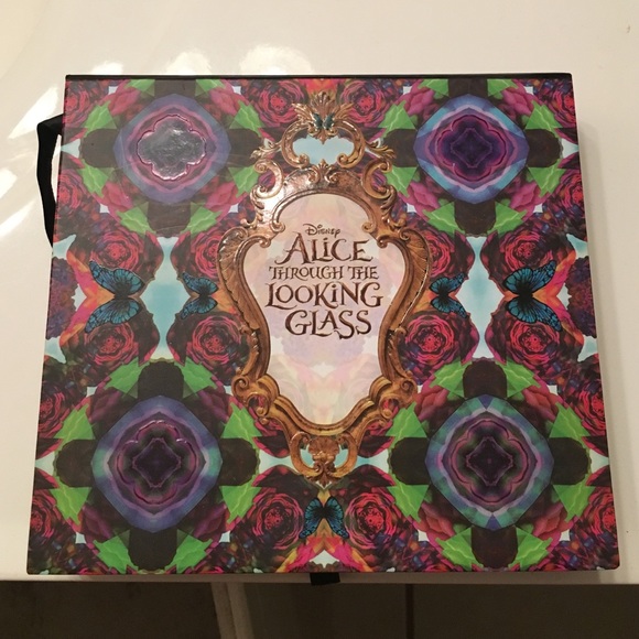 Urban Decay Alice Through the Looking Glass