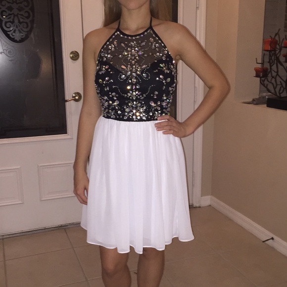 GORGEOUS Black and White halter homecoming dress