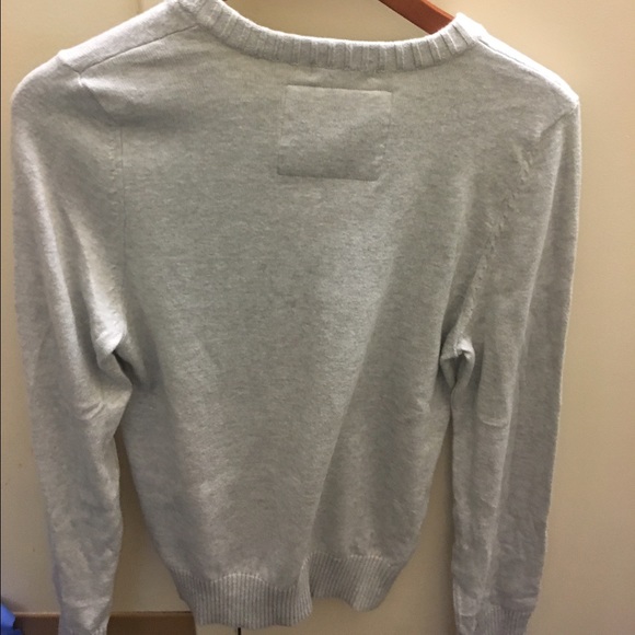 Abercrombie & Fitch Beige V-Neck Pull Over Sweater - Picture 2 of 2