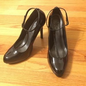 Kardashian Kollection Heels with T-Strap