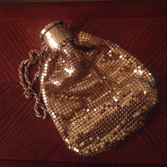Mesh gold change purse with accordion opening
