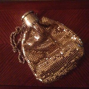 Mesh gold change purse with accordion opening