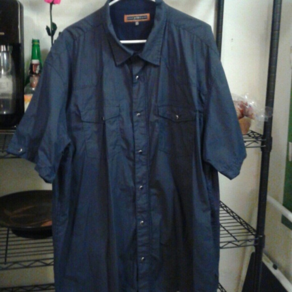 MEN'S Button down shirt *Never worn w/out tags