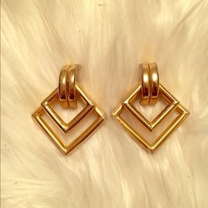 Vintage gold tone earrings