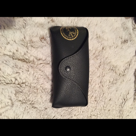 Black rayban wayfarer case
