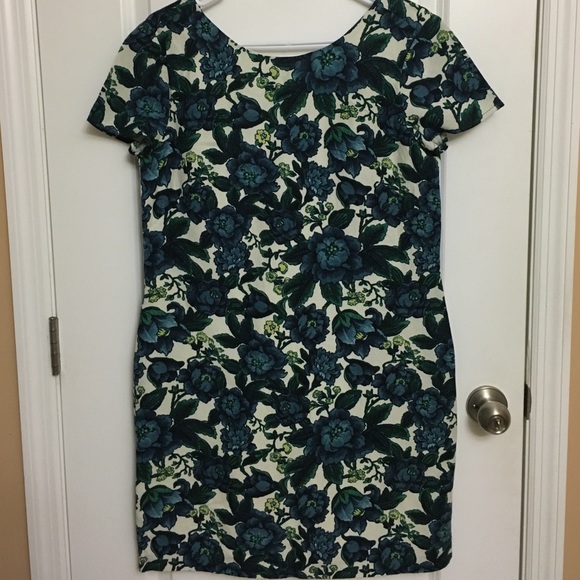 💥 Final Price Drop💥 Loft- Floral Shift Dress