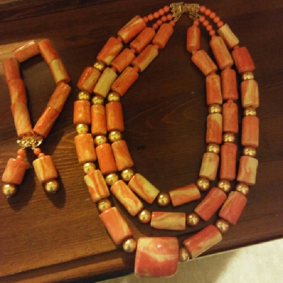 African coral beads - Picture 1 of 3