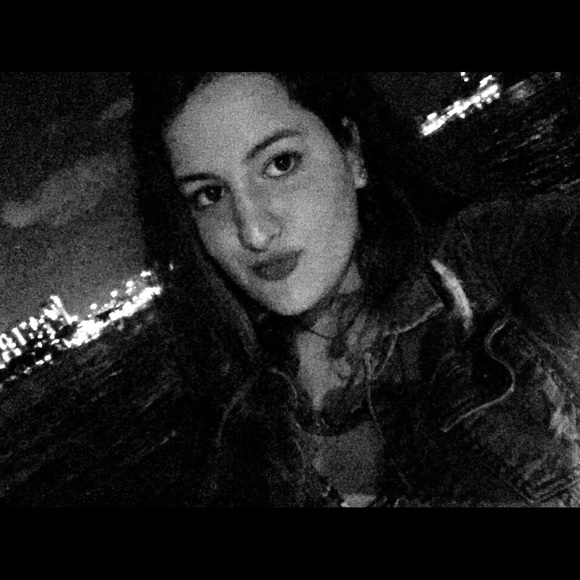 Meet your Posher, Karissa