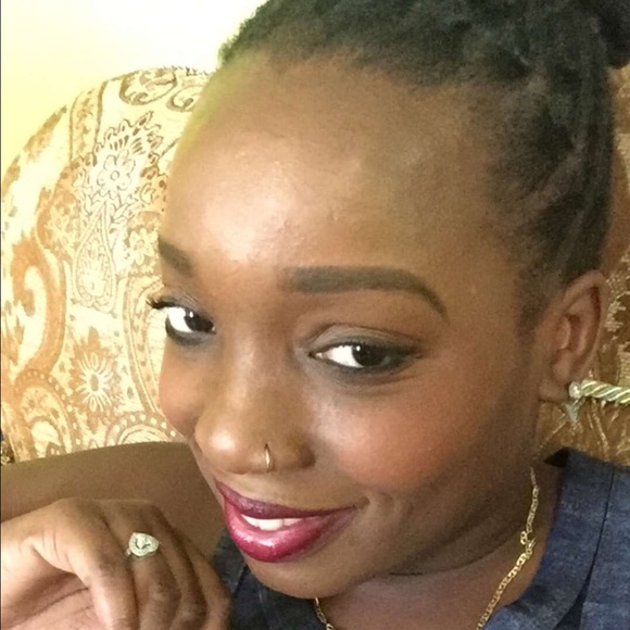 Meet your Posher, Miasia - Picture 1 of 1