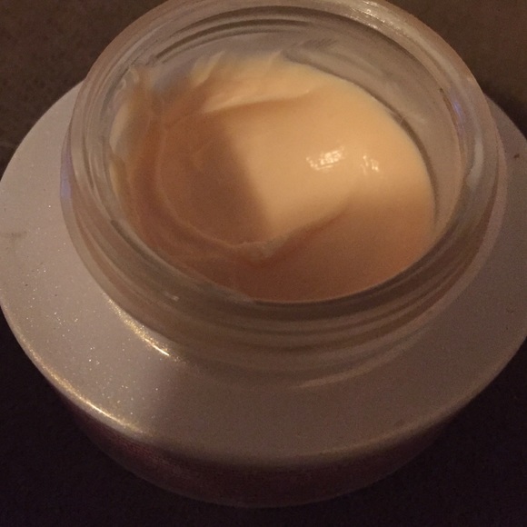 Clarins - Picture 3 of 4