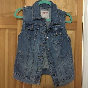 Jean Vest