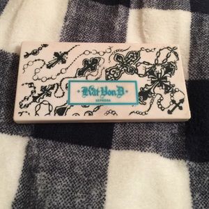 Kay von D true romance eyeshadow Palette : angels