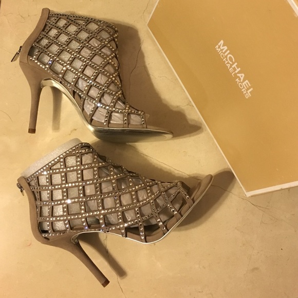 π2x HP πMK beautiful suede Rhine stone booties! - Picture 4 of 4