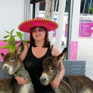 Meet your Posher, Debra