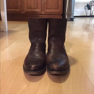 Frye boots, discontinued style! Size 8