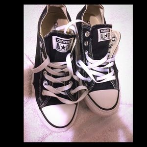 Converse Black & White size 7