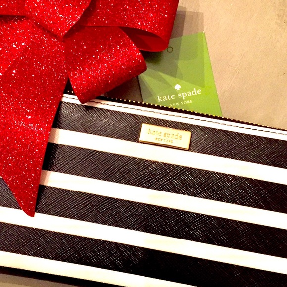 🎁NWT Elegant KATE SPADE Neda Wallet🎁