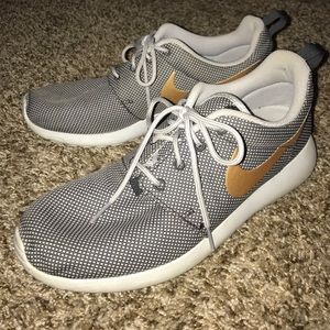 Women's Nike Roshe Run