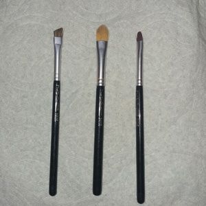 Mac makeup brushes