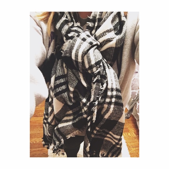 Accessories - Plaid Blanket Scarf