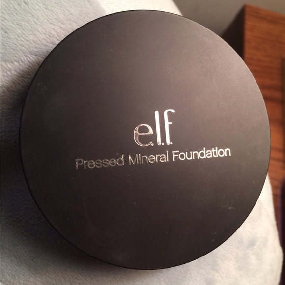 ELF Pressed Mineral Foundation - Picture 1 of 4