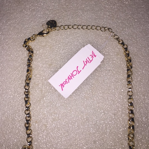 Betsey Johnson necklace - Picture 3 of 4