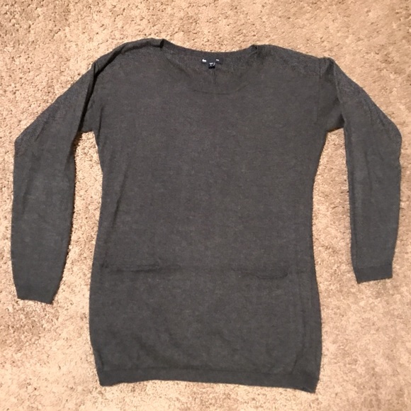 Gap sweater