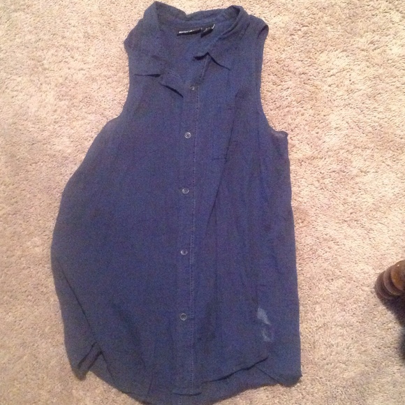 Button up sleeveless flowy top