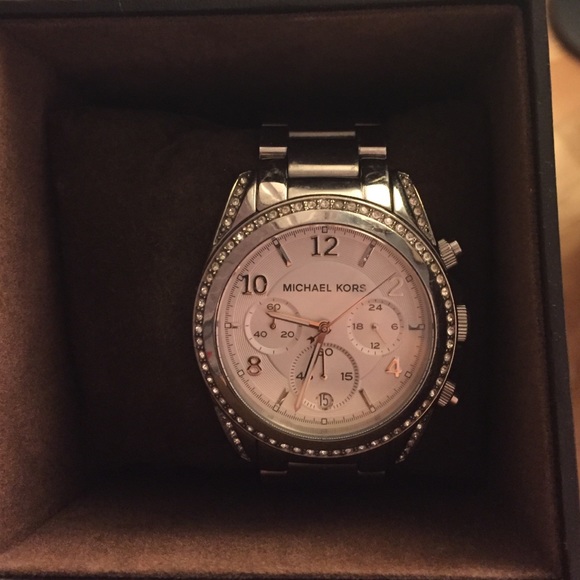 ⏱*Authentic* Michael Kors Watch - Picture 3 of 3