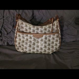 Like new Dooney & Bourke purse