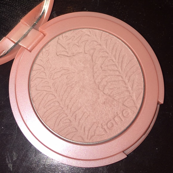 Tarte blush